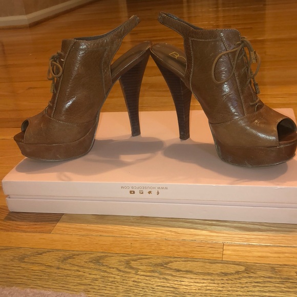 Heels - Picture 4 of 5